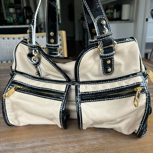 Badgley Mischka Shoulder Bag Nude with Black Patent Details and Gold Hardware - Picture 13 of 15